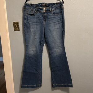 Torrid mid rise flare size 18R